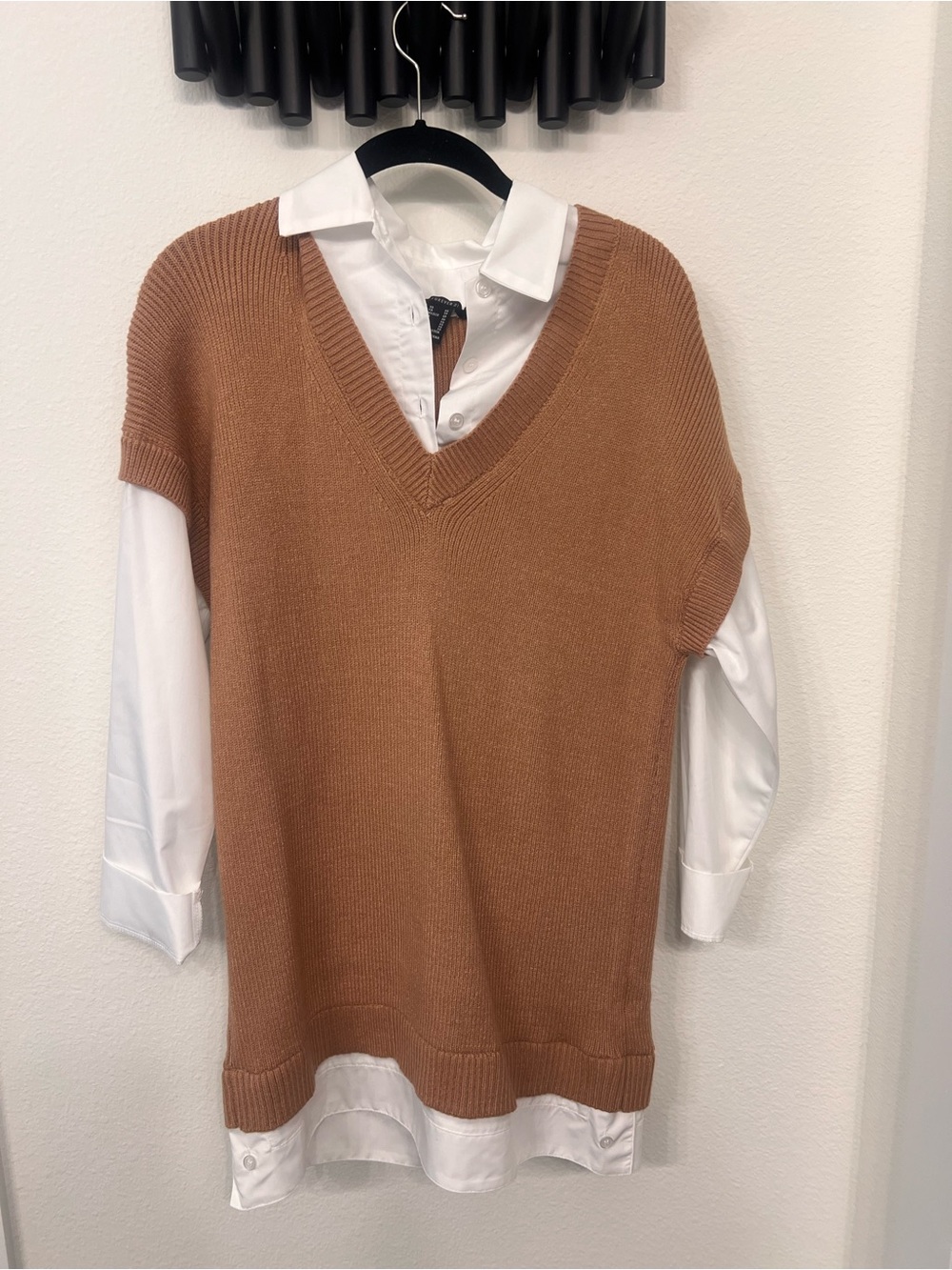 Forever 21 Women's V-Neck Sweater Vest in Camel Brown